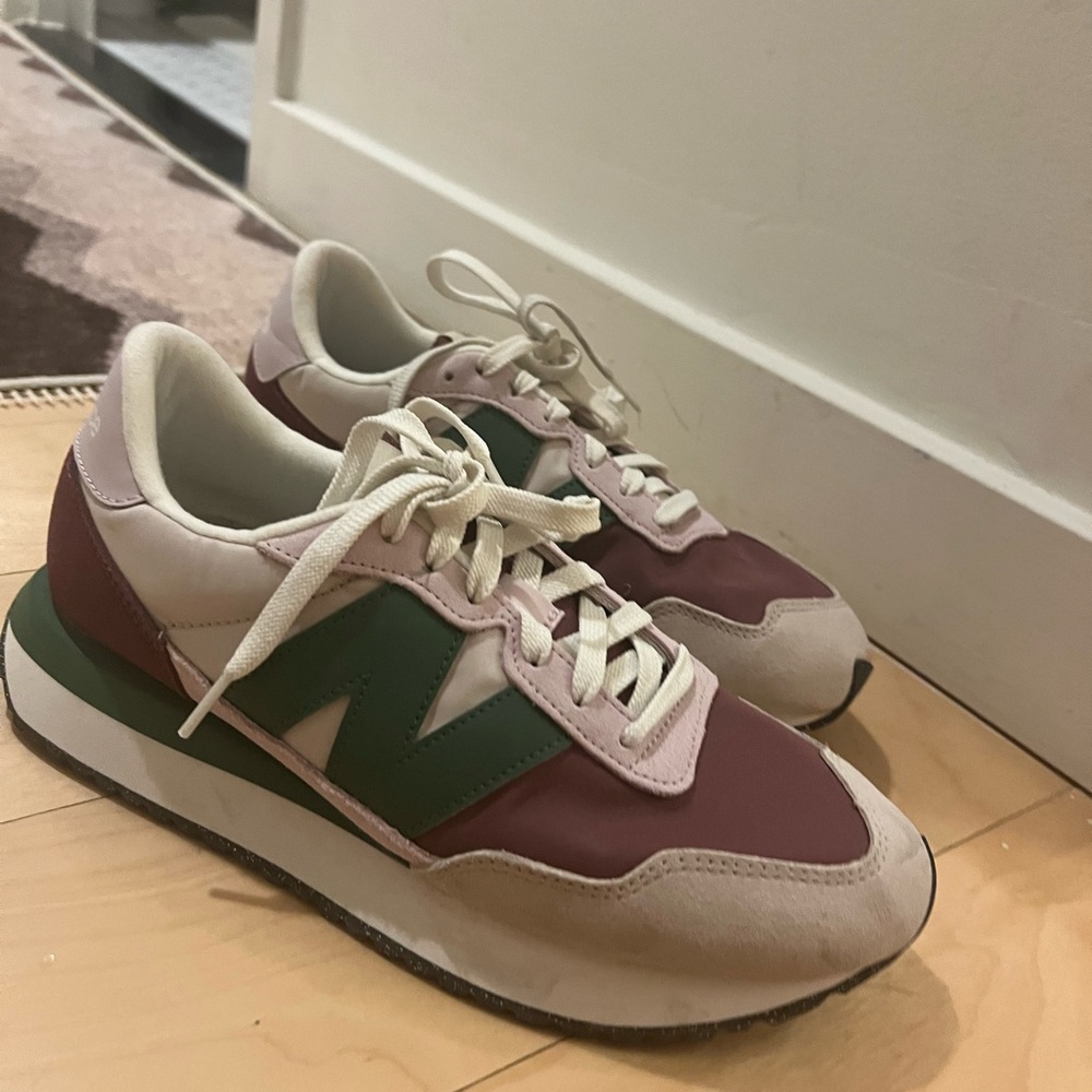 New Balance 237
